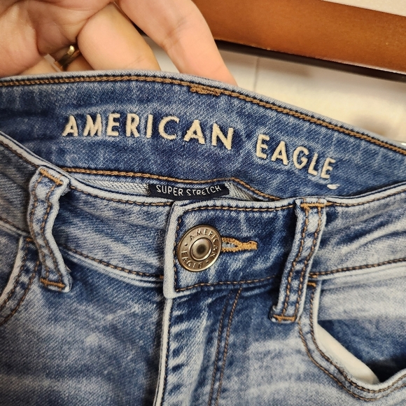 American Eagle Jeans Jegging Crop Super Stretch Low Rise Light Wash Size 2 Long - Picture 6 of 11
